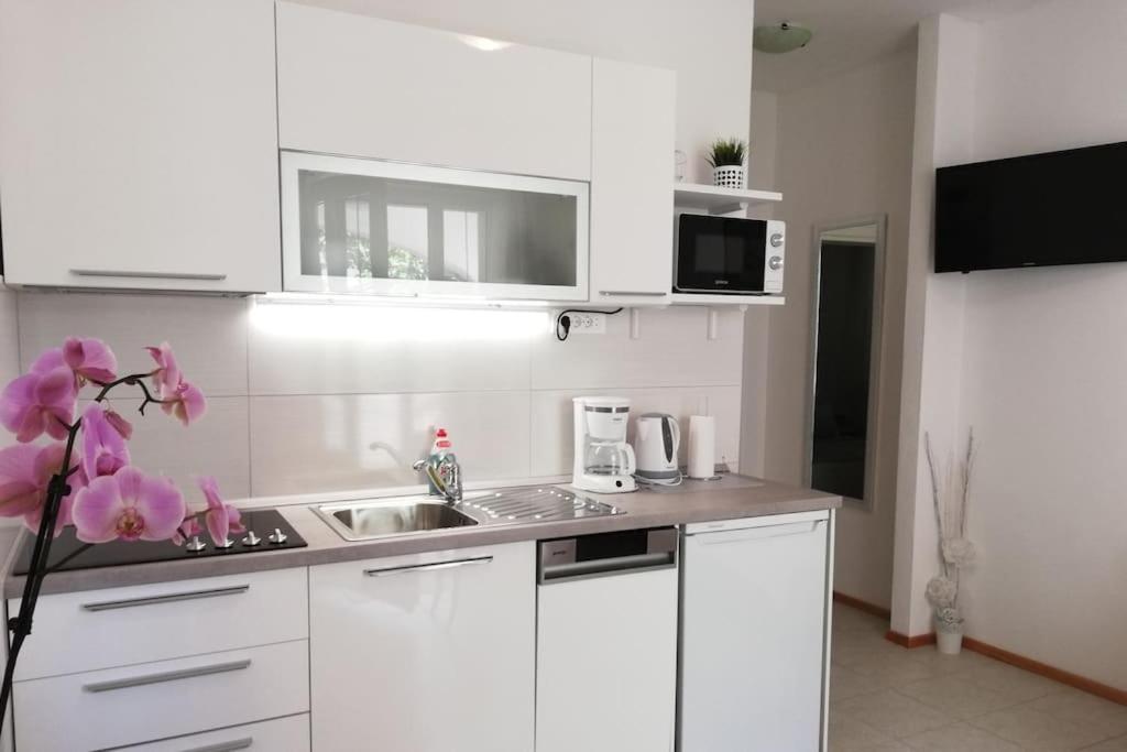 Apartments Regina Бол Экстерьер фото