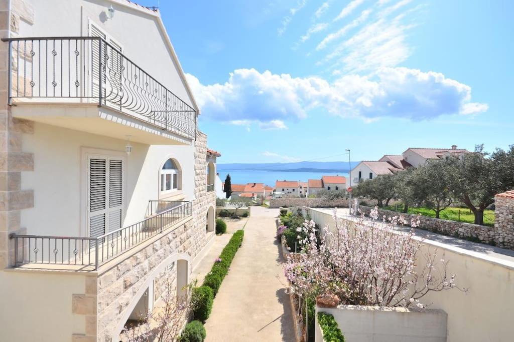 Apartments Regina Бол Экстерьер фото