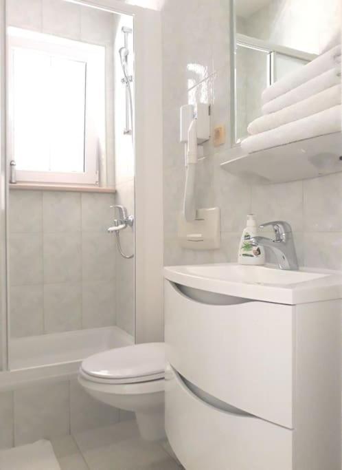 Apartments Regina Бол Экстерьер фото