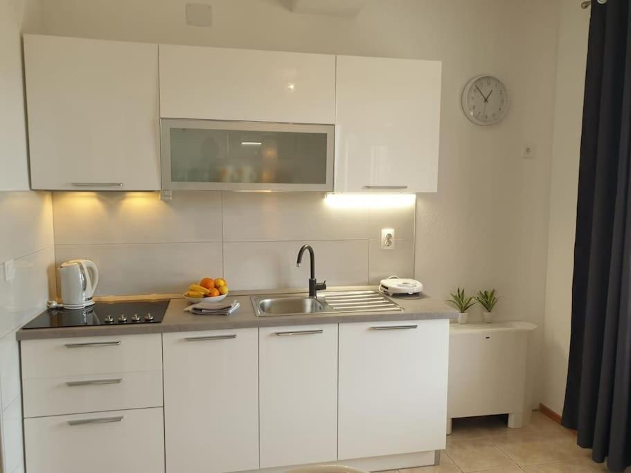 Apartments Regina Бол Экстерьер фото