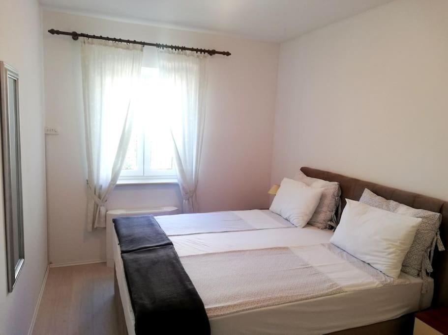 Apartments Regina Бол Экстерьер фото
